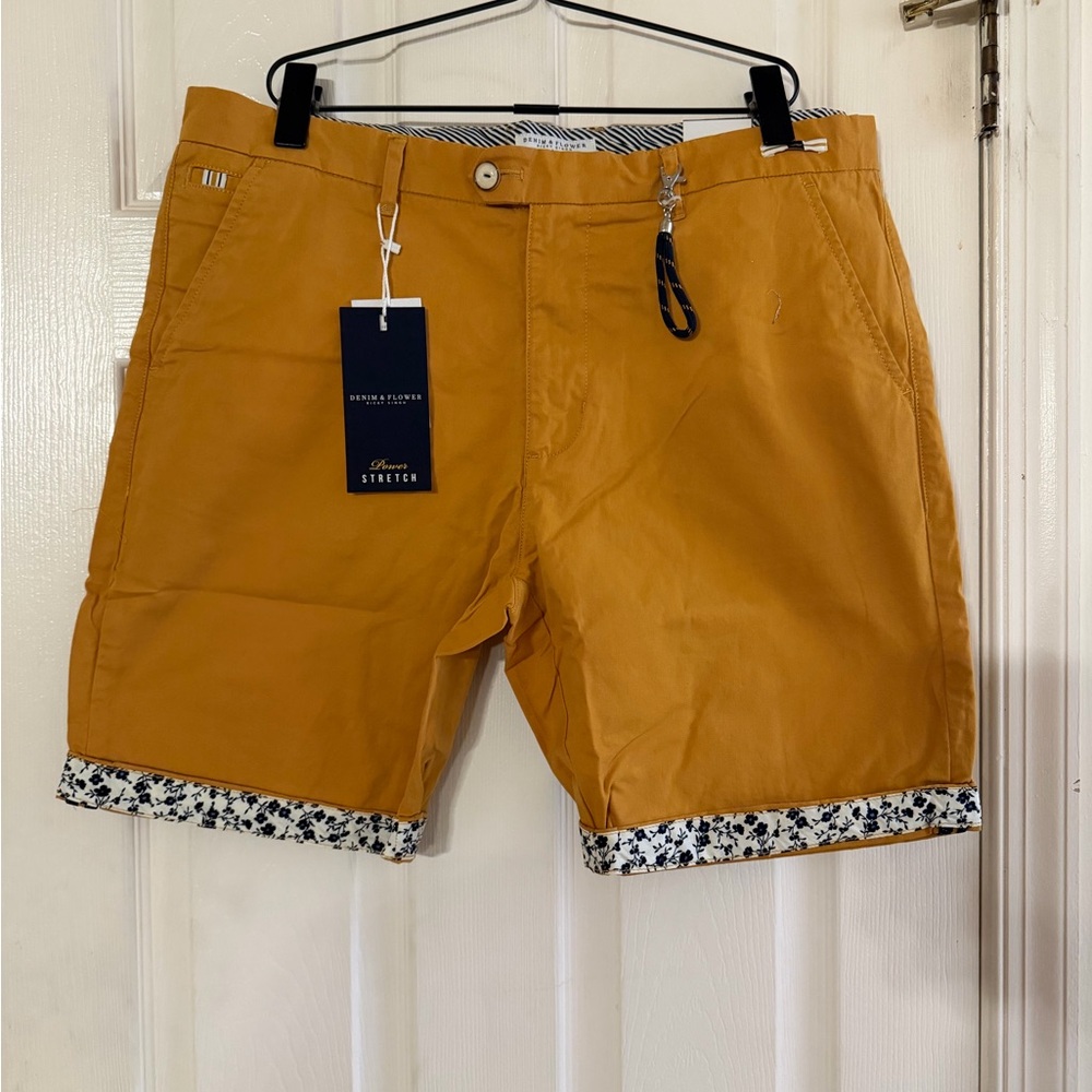 New Men’s Denim & Flower Shorts.  Size: 36. Orig. $48